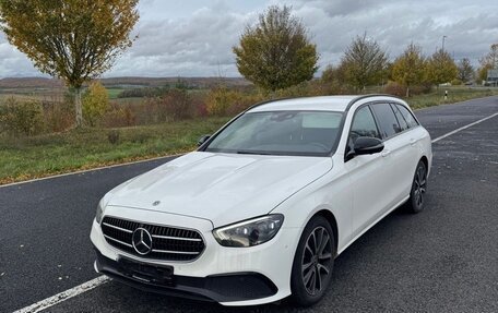 Mercedes-Benz E-Класс, 2020 год, 3 550 000 рублей, 2 фотография