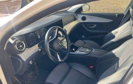 Mercedes-Benz E-Класс, 2020 год, 3 550 000 рублей, 9 фотография