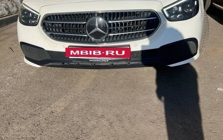 Mercedes-Benz E-Класс, 2020 год, 3 550 000 рублей, 5 фотография