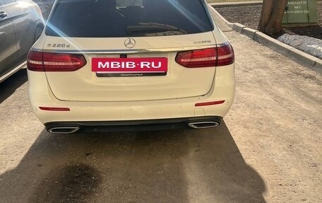 Mercedes-Benz E-Класс, 2020 год, 3 550 000 рублей, 6 фотография