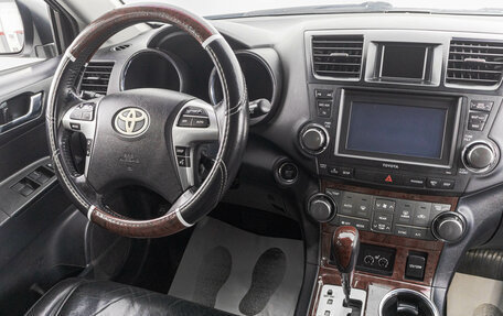 Toyota Highlander III, 2010 год, 2 249 000 рублей, 21 фотография