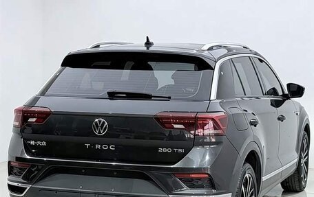 Volkswagen T-Roc I, 2022 год, 2 000 000 рублей, 6 фотография