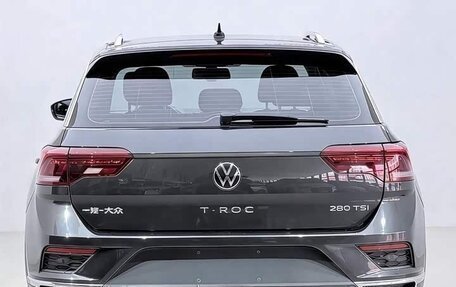 Volkswagen T-Roc I, 2022 год, 2 000 000 рублей, 4 фотография