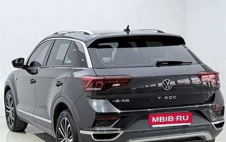 Volkswagen T-Roc I, 2022 год, 2 000 000 рублей, 3 фотография