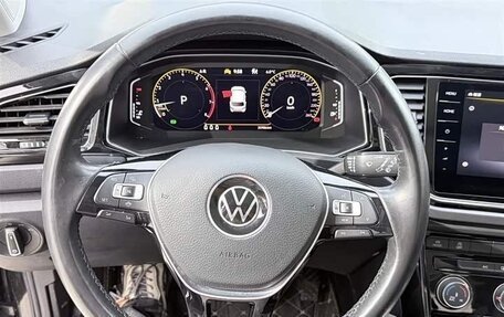 Volkswagen T-Roc I, 2022 год, 2 000 000 рублей, 10 фотография