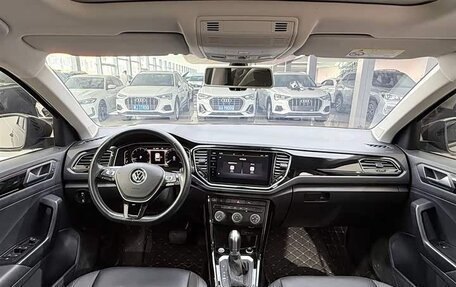 Volkswagen T-Roc I, 2022 год, 2 000 000 рублей, 8 фотография