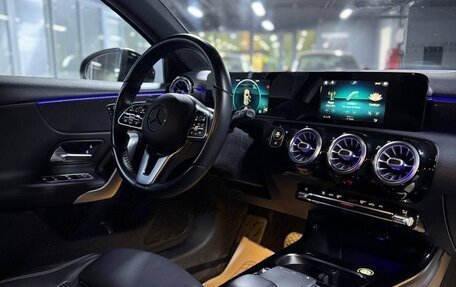 Mercedes-Benz A-Класс, 2018 год, 2 250 000 рублей, 4 фотография