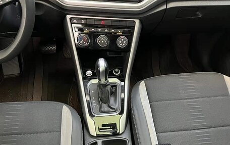 Volkswagen T-Roc I, 2022 год, 1 990 000 рублей, 11 фотография