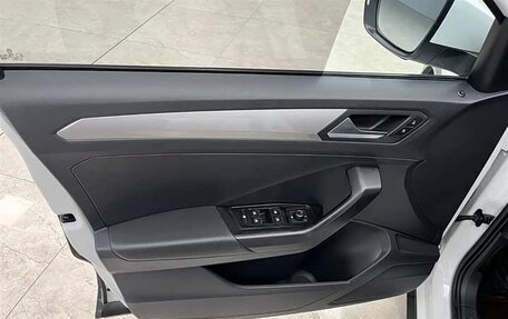 Volkswagen T-Roc I, 2022 год, 1 990 000 рублей, 13 фотография