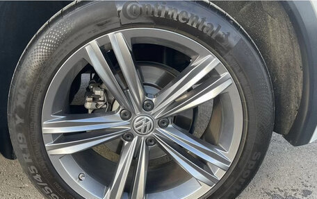 Volkswagen Tiguan II, 2018 год, 3 590 000 рублей, 2 фотография