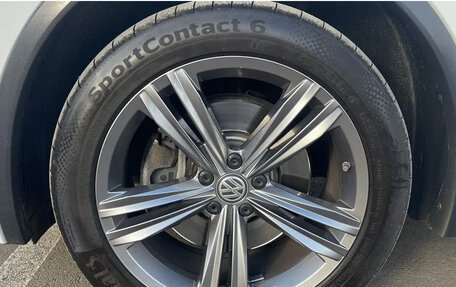 Volkswagen Tiguan II, 2018 год, 3 590 000 рублей, 3 фотография