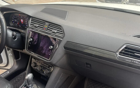 Volkswagen Tiguan II, 2018 год, 3 590 000 рублей, 17 фотография