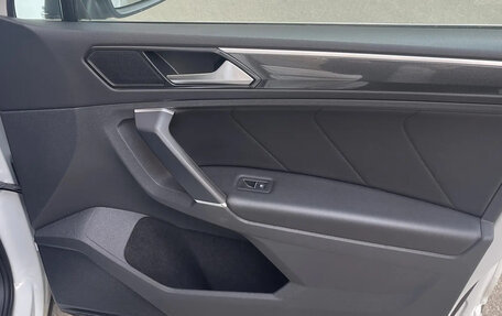 Volkswagen Tiguan II, 2018 год, 3 590 000 рублей, 16 фотография