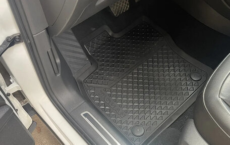 Volkswagen Tiguan II, 2018 год, 3 590 000 рублей, 14 фотография