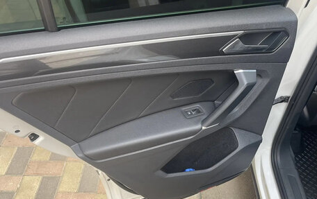 Volkswagen Tiguan II, 2018 год, 3 590 000 рублей, 23 фотография