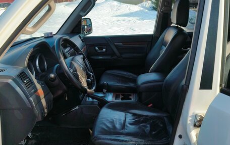 Mitsubishi Pajero IV, 2008 год, 1 350 000 рублей, 13 фотография