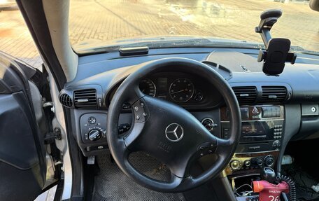 Mercedes-Benz C-Класс, 2005 год, 500 000 рублей, 4 фотография