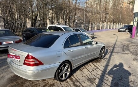 Mercedes-Benz C-Класс, 2005 год, 500 000 рублей, 5 фотография