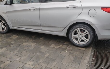 Hyundai Solaris II рестайлинг, 2011 год, 870 000 рублей, 7 фотография