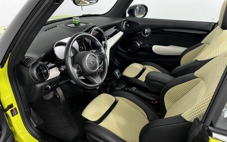 MINI Cabrio, 2021 год, 2 800 000 рублей, 17 фотография