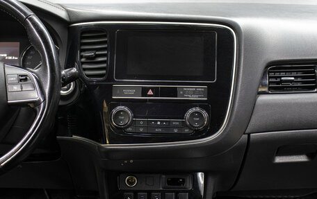 Mitsubishi Outlander III рестайлинг 3, 2018 год, 2 098 000 рублей, 14 фотография