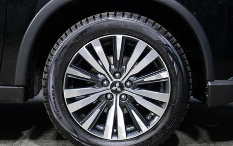 Mitsubishi Outlander III рестайлинг 3, 2018 год, 2 098 000 рублей, 23 фотография