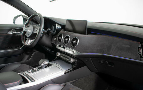 KIA Stinger I, 2021 год, 3 690 000 рублей, 9 фотография