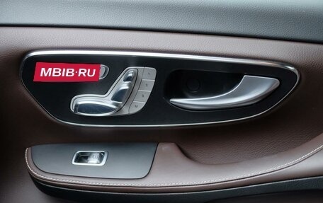 Mercedes-Benz V-Класс, 2016 год, 5 400 000 рублей, 24 фотография