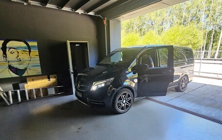 Mercedes-Benz V-Класс, 2016 год, 5 400 000 рублей, 29 фотография