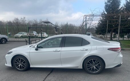 Toyota Camry, 2023 год, 3 650 000 рублей, 2 фотография