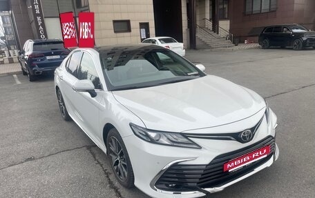 Toyota Camry, 2023 год, 3 650 000 рублей, 5 фотография