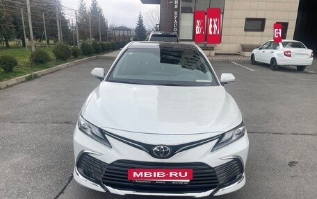 Toyota Camry, 2023 год, 3 650 000 рублей, 6 фотография