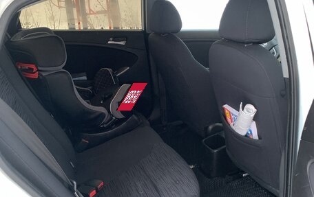 Hyundai Solaris II рестайлинг, 2015 год, 1 100 000 рублей, 5 фотография