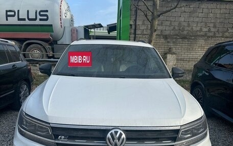 Volkswagen Tiguan II, 2021 год, 2 745 000 рублей, 10 фотография