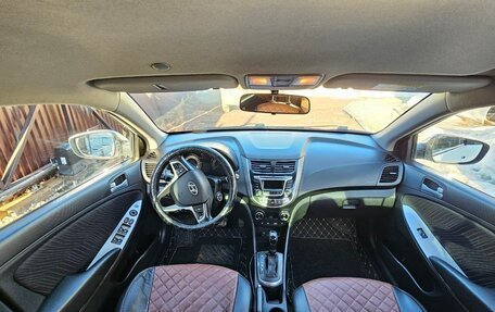 Hyundai Solaris II рестайлинг, 2015 год, 830 000 рублей, 9 фотография