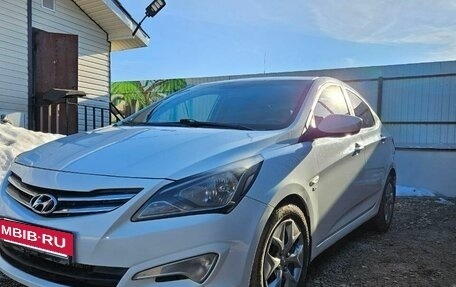 Hyundai Solaris II рестайлинг, 2015 год, 830 000 рублей, 2 фотография