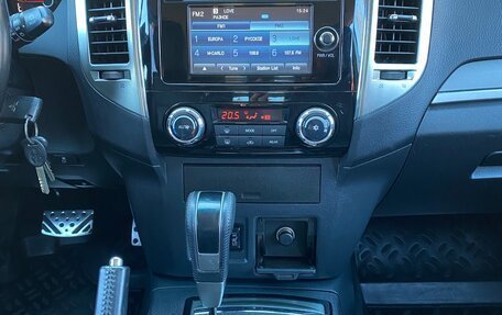 Mitsubishi Pajero IV, 2014 год, 2 895 000 рублей, 12 фотография