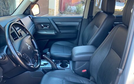 Mitsubishi Pajero IV, 2014 год, 2 895 000 рублей, 14 фотография