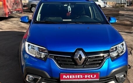Renault Sandero II рестайлинг, 2021 год, 1 450 000 рублей, 1 фотография