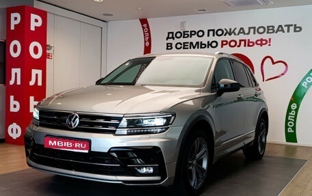 Volkswagen Tiguan II, 2018 год, 3 090 000 рублей, 1 фотография