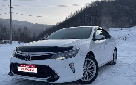 Toyota Camry, 2017 год, 1 850 000 рублей, 2 фотография