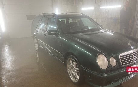 Mercedes-Benz E-Класс, 1998 год, 499 000 рублей, 3 фотография