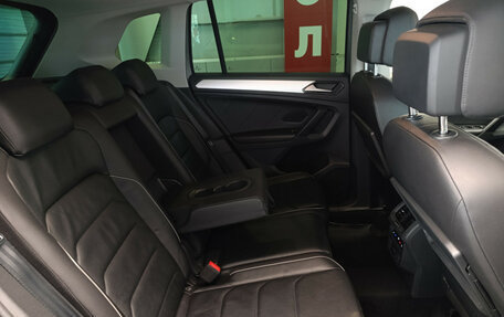 Volkswagen Tiguan II, 2018 год, 3 090 000 рублей, 8 фотография