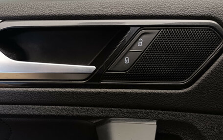 Volkswagen Tiguan II, 2018 год, 3 090 000 рублей, 12 фотография