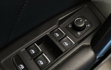 Volkswagen Tiguan II, 2018 год, 3 090 000 рублей, 11 фотография