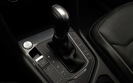 Volkswagen Tiguan II, 2018 год, 3 090 000 рублей, 16 фотография