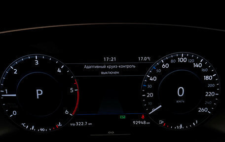 Volkswagen Tiguan II, 2018 год, 3 090 000 рублей, 23 фотография