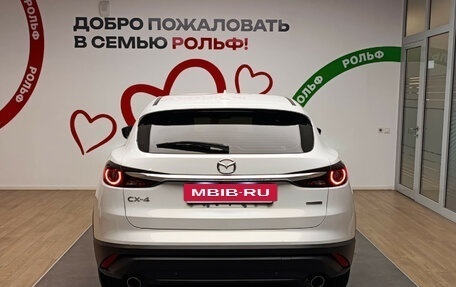 Mazda CX-4, 2022 год, 2 680 000 рублей, 5 фотография