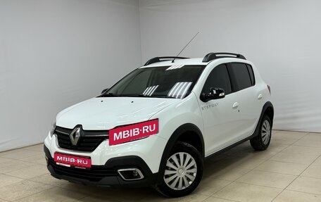 Renault Sandero II рестайлинг, 2018 год, 1 025 000 рублей, 1 фотография