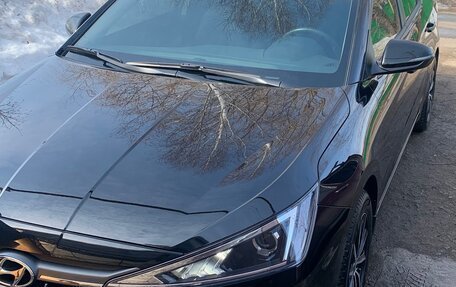 Hyundai Elantra VI рестайлинг, 2019 год, 1 750 000 рублей, 3 фотография